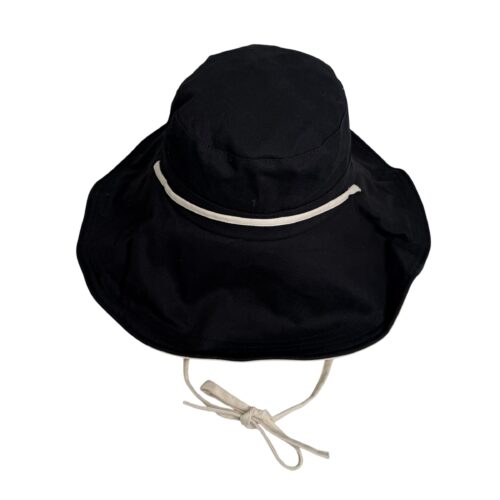 Solhatt m. knyting