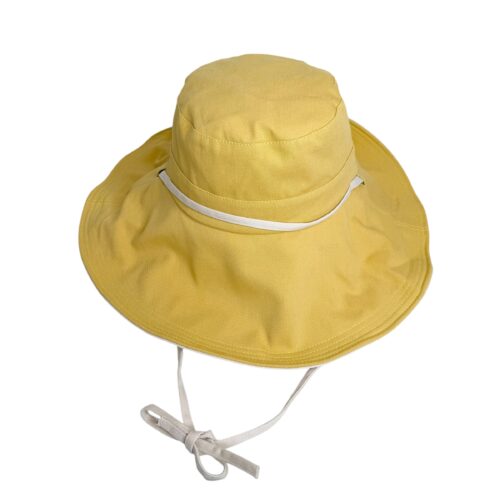Solhatt m. knyting