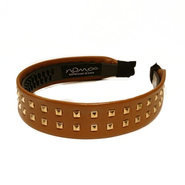 Hårbøyle leather look med gull studs – cognac