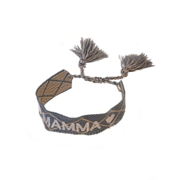 SALG. Knyte armbånd med dusker Mamma – dusty blue/lys beige/hvit