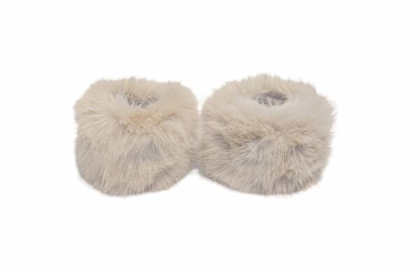 Exclusive fuskepels arm cuffs – Lys beige