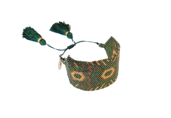 Vevd bredt armbånd med perler og dusker – Grønn/gull/lilla