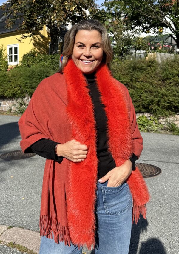 Jackie ullskjerf m/fuskepels –  Brent oransje