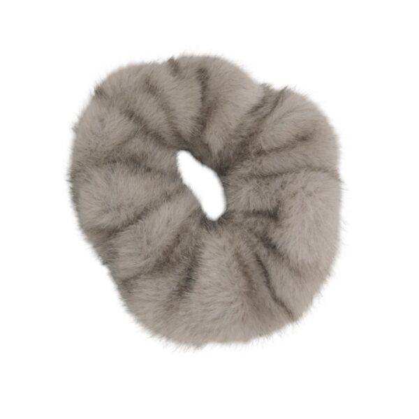 Fuskepels scrunchie hårstrikk – Taupe