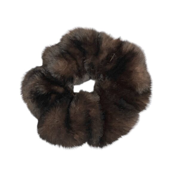 Fuskepels scrunchie hårstrikk – Sjokoladebrun