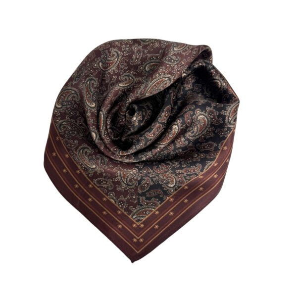 Små silkeskjerf 53×53 – #82 Burgunder/sort paisley
