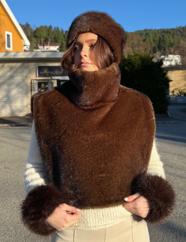 Fuskepels poncho – Minkbrun