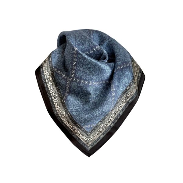 Små silkeskjerf 53×53 – #61 Blåtoner paisley