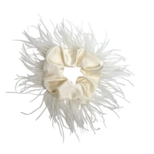 Scrunchie med fjær