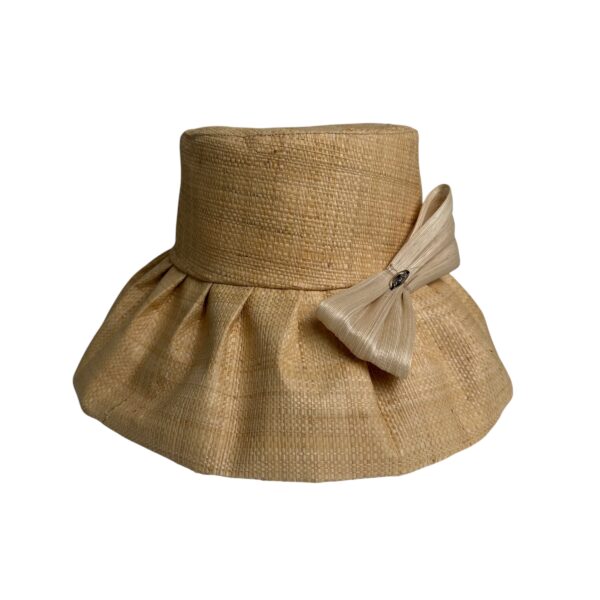 Capri raffia hatt med volanger og sløyfe – Natur