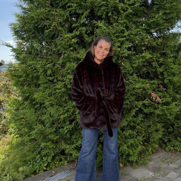 Alaska jakke m. hette – Exclusive brun