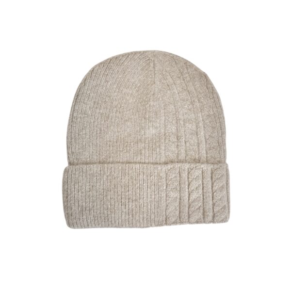 Lue ribbestrikk halvparten flettet –  Kald beige