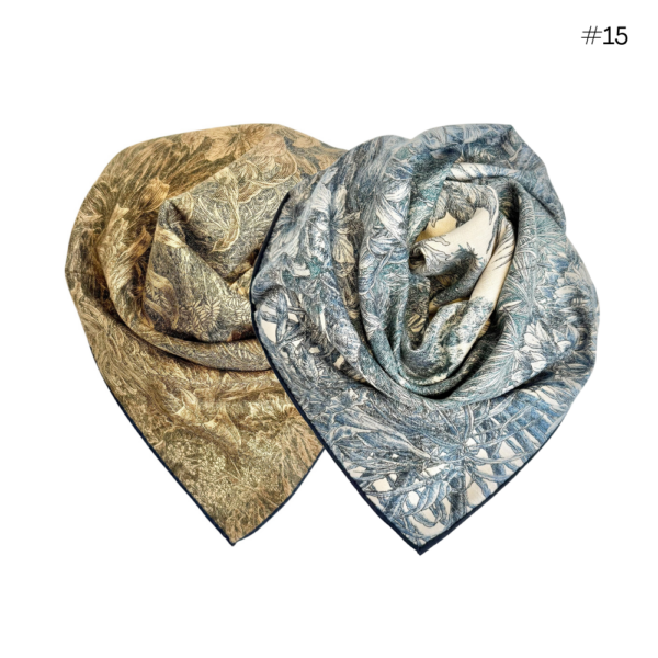 Skjerf i ull/silke m. håndsydde kanter 70×70 – #15 Grønn/beige/navy