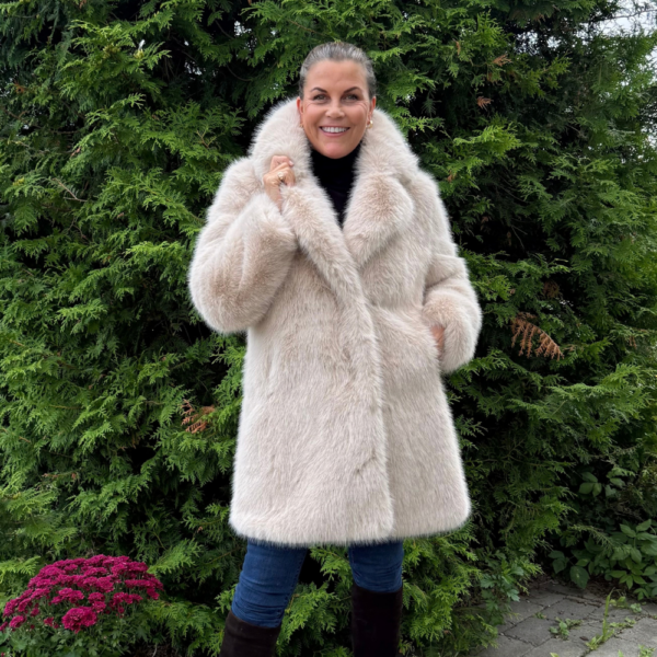 St. Moritz fuskepels jakke trekvart – Lys beige