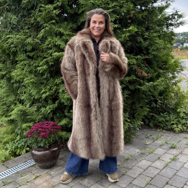 St. Moritz fuskepels lang kåpe – Wolf